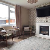 House Sleeps 10-garden-parking-nearbarryisland
