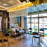 Moon in 9 haus Cafe & Villas