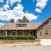 Bright Family Getaway Mountain Views Outdoor Living