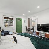 Beachy 1BR Escape with SofaBed Golf