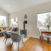 Scenic & Cozy 'sweet Northern Comfort' in Homer!