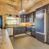 Deck & Yard: 'margy's Farmhouse' in Jasper