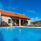 Three Bedroom House With Swimming Pool