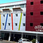 Alltrue Lite Hotel Nagoya Hill Batam