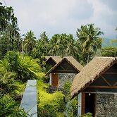 Maayaa riverside villa by KPM Tripenta