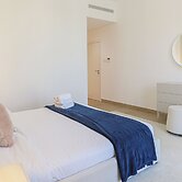 HiGuests - La Rive Classy 2BR & Balcony