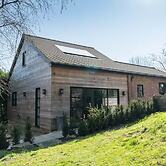 Aylesford-house-sleeps 2 & 1 Infant-parking-garden