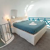 Santorini Karterados Retreat by GHH