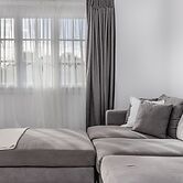 Hamptons White House