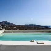 Amphora Helios Gem - Private Jacuzzi and Views