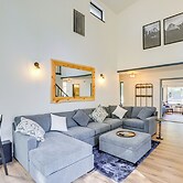 Hot Tub & Sharc Passes: Renovated Sunriver Retreat