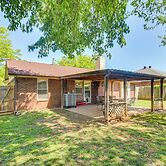 2 Mi to OU: Family-friendly Retreat w/ Patio!