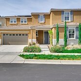 Pool Access: Spacious Tracy Home w/ Yard!