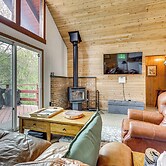 11 Mi to Massanutten: Peaceful Cabin w/ Deck