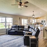 Deck & Outdoor Dining: Family Getaway in Dry Ridge