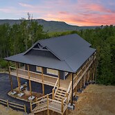 Celestial Haven 3 Bedroom Cabin