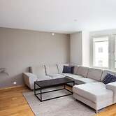 3 Bedroom Apartment With Free Parking