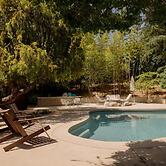 Zen Mountain Getaway w a Pool Hot Tub 5 Beds