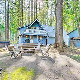 Game Room & Fire Pit: Family Cabin in Packwood!