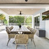 Close to Beach: Canal-front Home in Islamorada