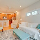 Near Portland trails: Walkable Apartment w/ Deck