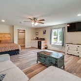 Studio Stay w/ Deck in Missouri Wine Country