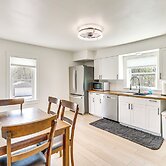 Apt w/ Deck: 3 Mi to Downtown Youngstown!