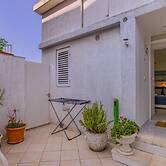 Sunset Tides Apartments With Terrace and Sea View