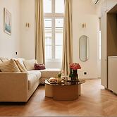 Lavie Maison Marais AC Hot Tub