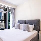 Prime 1BR Global Lake View Mins Metro