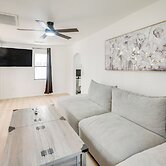 Stroll to Shore: Retreat w/ Yard in Daytona Beach