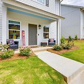 4 Mi to Auburn University: Townhome w/ Fenced Yard