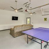 Walk to Marina: Water-view Dale Hollow Lake Escape