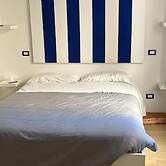 Sorrento Center Room