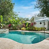 Pool and Hot Tub Walk to Ice Plant and Downtown