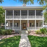 Downtown Historic Victorian Steps to Clay Theatre