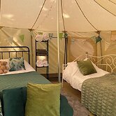 Luxury Glamping The Wye Valley for 2 to 6 Guests