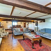 Riverview Holiday Home in Stamford, No Deposit