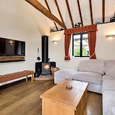 Holiday Home in Kent Near Scenic Parks