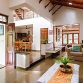 Kerala Style Villa by Stayjade | AC | 4bhk | fishpond