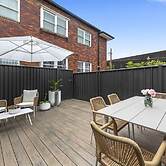 Peaceful 2 Bedroom With Private Backyard and BBQ