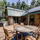 3 Mi to Umass Amherst: Peaceful New England Cabin