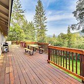 Sierra Serenity: Scenic Mtn Escape w/ Game Room