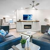 Walk to Beach BBQ Screened Patio Beach Gear