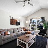 5 Minutes to Beach and Downtown Fire pit Grill