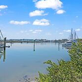 Waterfront Incredible Views Fire pit Renovated