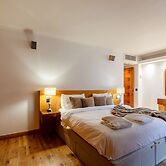 Mayfair Deluxe Apartment