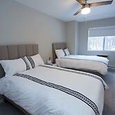 Modern Townhouse Retreat W Private Deck