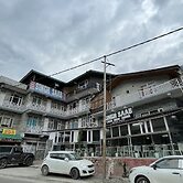 Singh Saab Rooms & Cafe