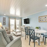 1 Mi to Barefoot Landing: Condo w/ Pool Access!